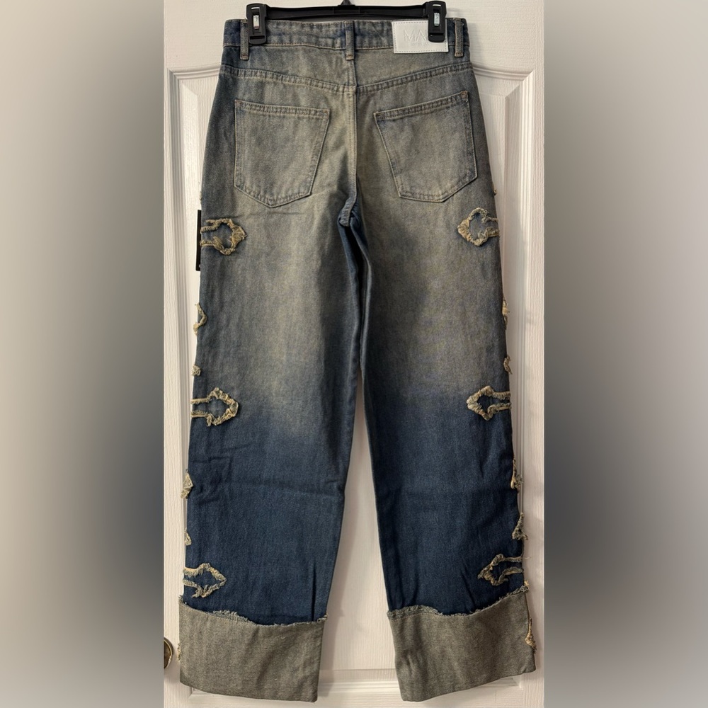 BoohooMAN Relaxed Rigid Cross Applique Denim Jeans antique blue - Picture 6 of 11